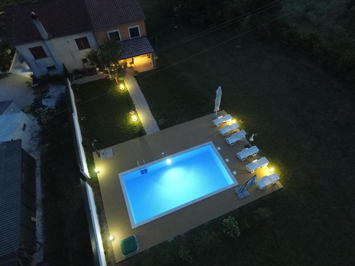 Holiday Apartment Ariella Krizanici Kültér fotó