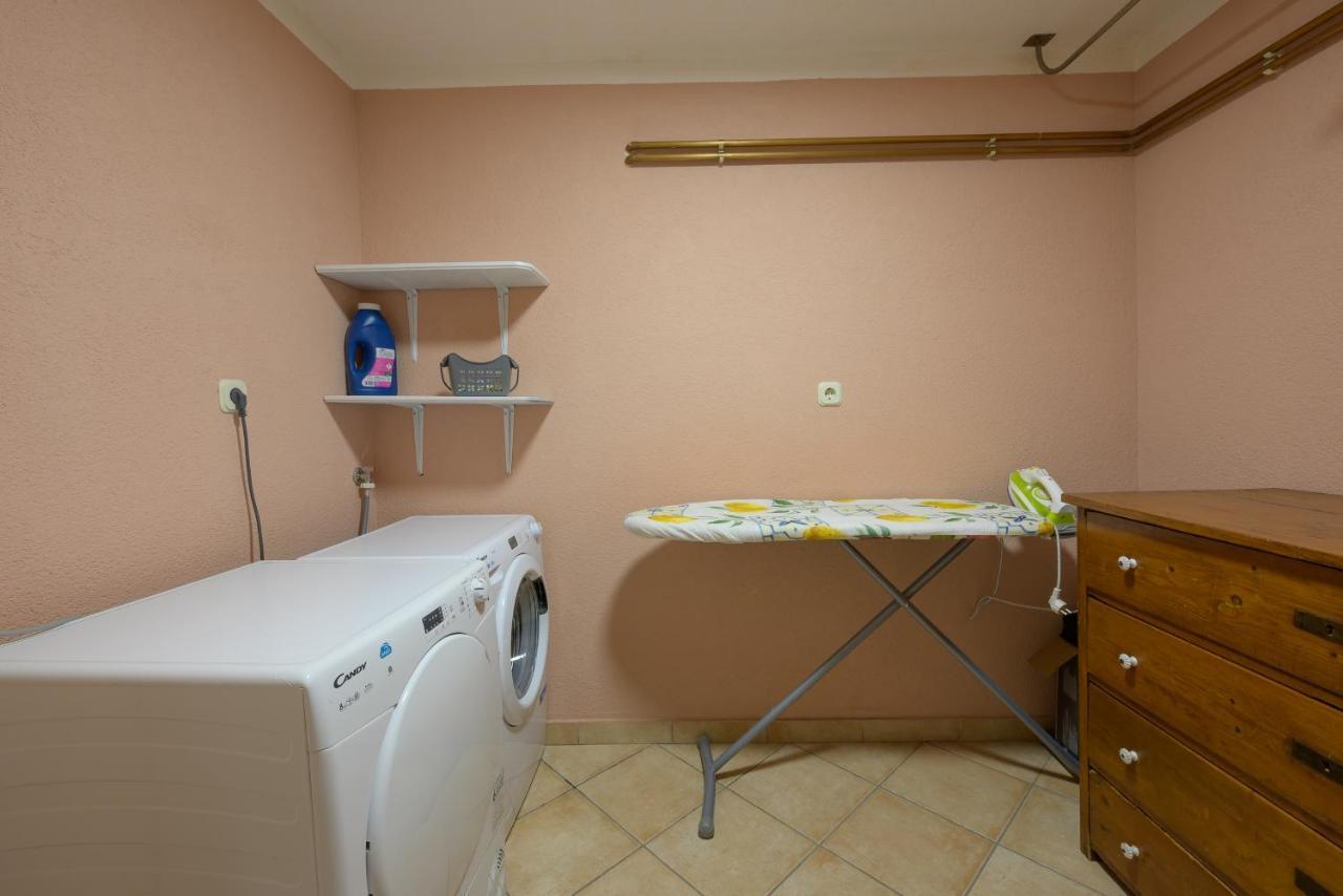 Holiday Apartment Ariella Krizanici Kültér fotó